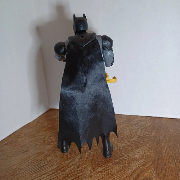BATMAN 12 INCH DELUXE ACTION FIGURE RAPID CHANGE UTILITY BELT FIGURE. See pictur - Picture 3 of 5
